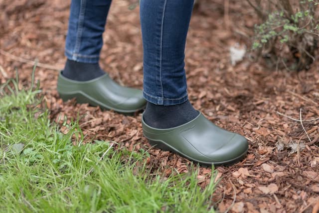 Chodaki PU Clogs COMFY, oliwkowe, Nora