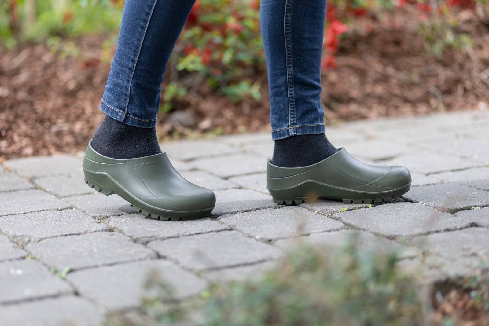Chodaki PU Clogs COMFY, oliwkowe, Nora