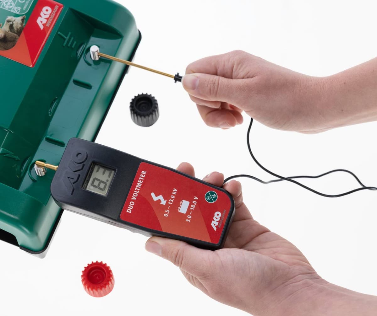 Tester napięcia DUO VOLTMETER do baterii i ogrodzeń, 9V, AKO