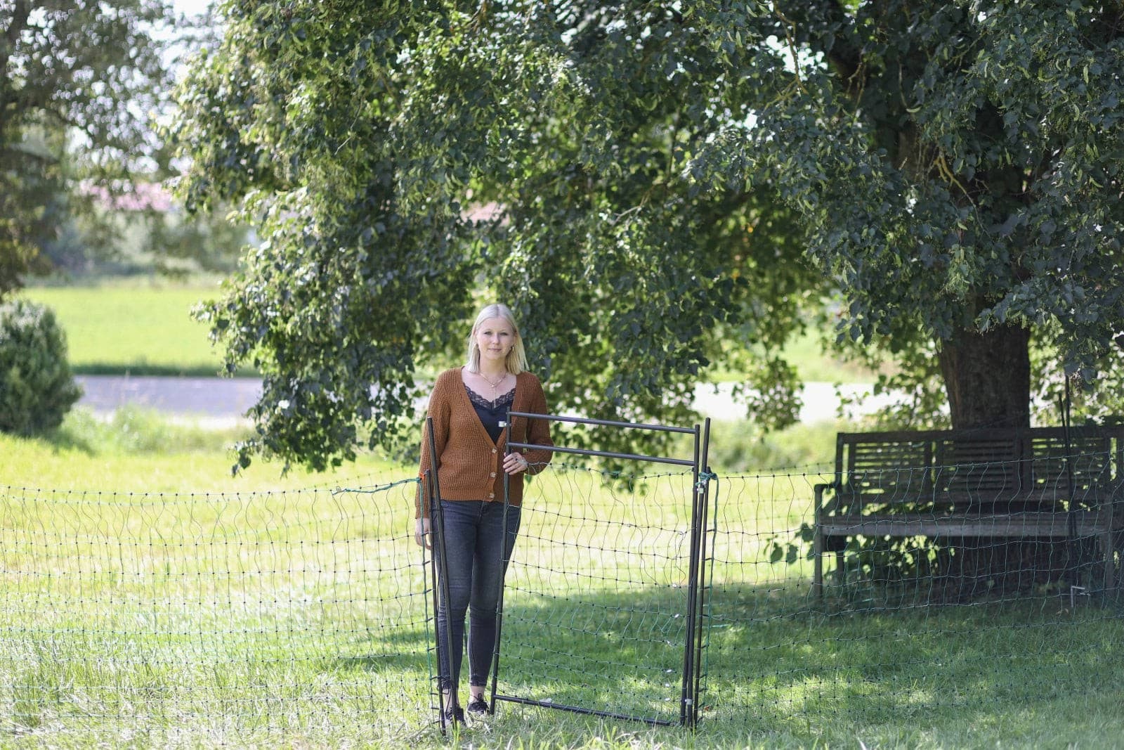 Bramka wejściowa do ogrodzeń elektrycznych 106 cm Kerbl