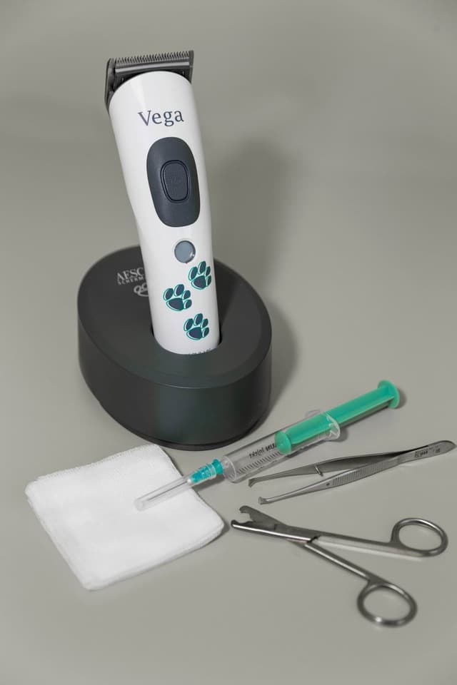 Maszynka do strzyżenia weterynaryjna Vega, akumulatorowa, biała