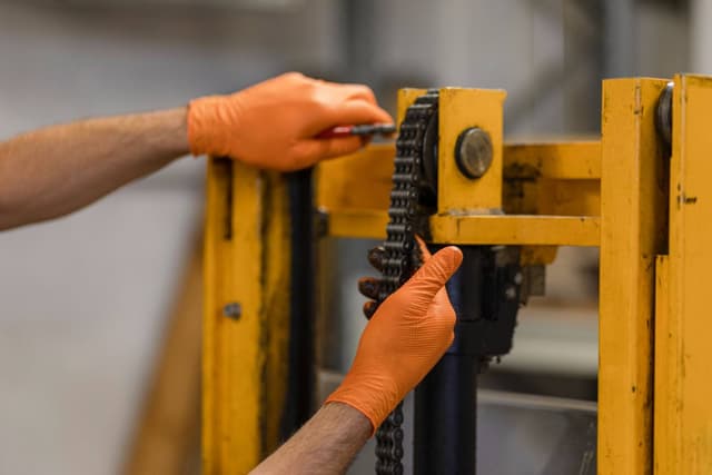 Rękawice nitrylowe Nitrile X-Grip 240 mm M pomarańczowe 50 szt. Kerbl