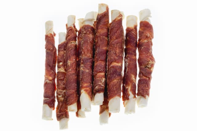 Przysmak dla psa 17 cm z skóry wołowej i kaczki 500 g Can Agri