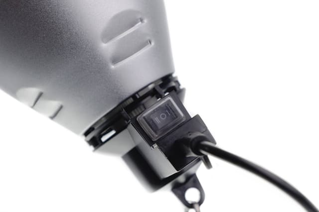 Oprawa promiennika CanAgri z przełącznikiem mocy i kablem 2,5 m