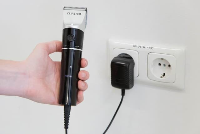 Maszynka do strzyżenia DeloX Clipster dla małych zwierząt