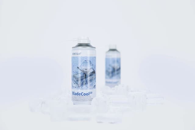 Spray 3 w 1 BladeCool 2.0 do maszynek - czyści, chłodzi, naoliwia 400 ml