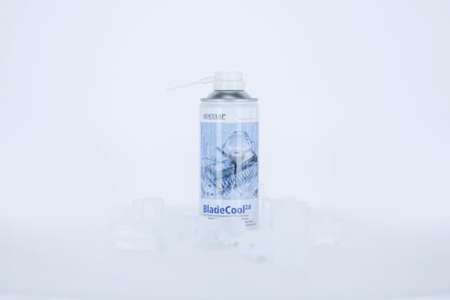 Spray 3 w 1 BladeCool 2.0 do maszynek - czyści, chłodzi, naoliwia 400 ml