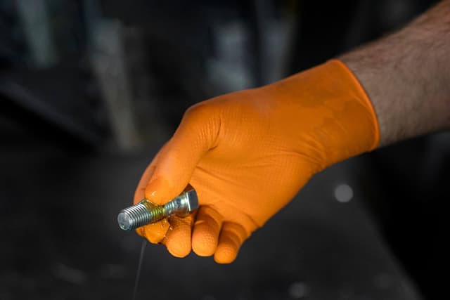 Rękawice nitrylowe Nitrile X-Grip 240 mm M pomarańczowe 50 szt. Kerbl