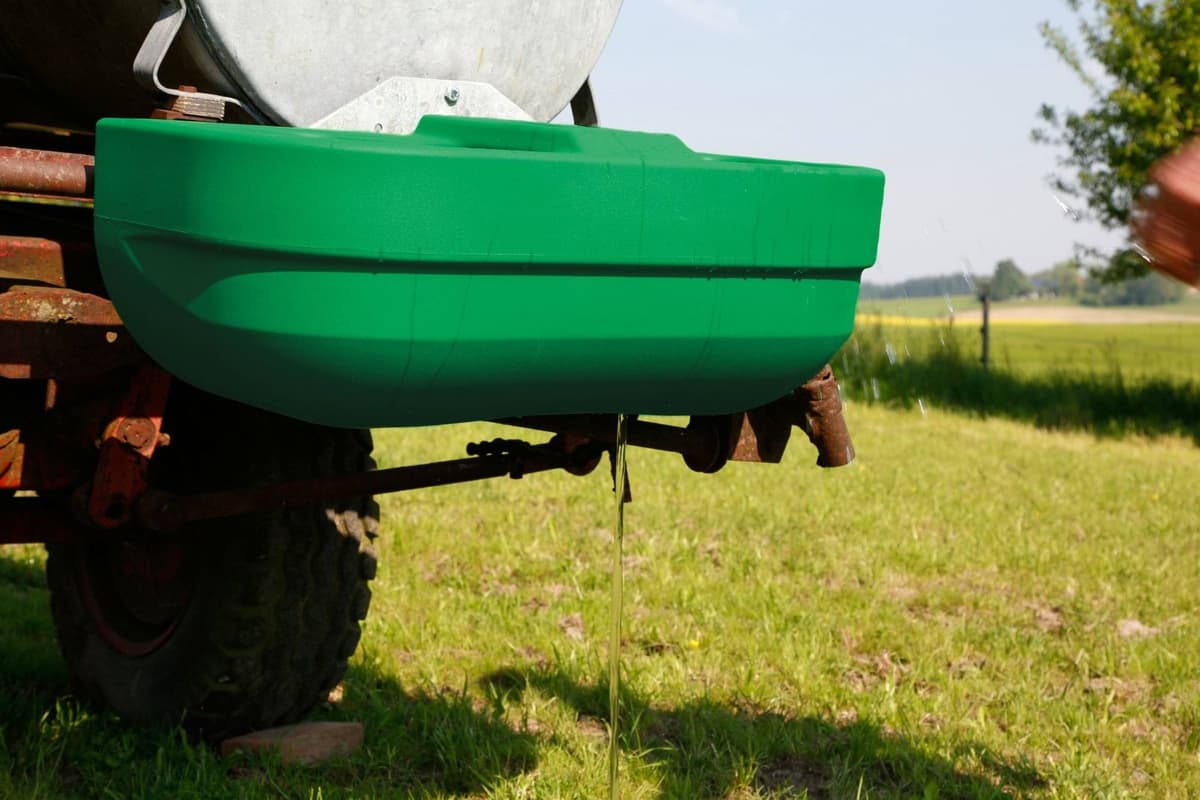 Podwójne poidło dla bydła Kerbl S60 58L z tworzywa