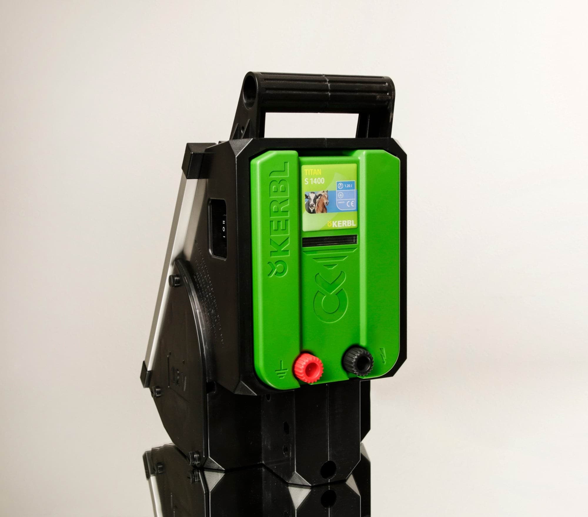 Elektryzator solarny TITAN S 1400 dla zwierząt 1,4 J