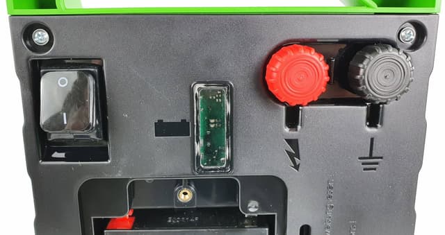 Elektryzator solarny TITAN S 400 dla koni i bydła 0,40 J Kerbl