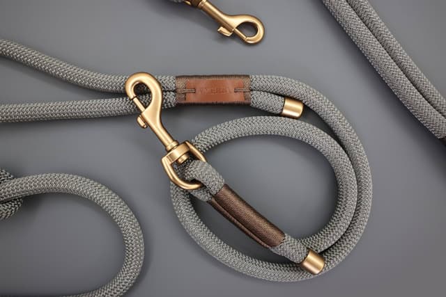 Smycz miejska dla psa Monte Carlo 100 cm x 12 mm szaro-brązowa Kerbl
